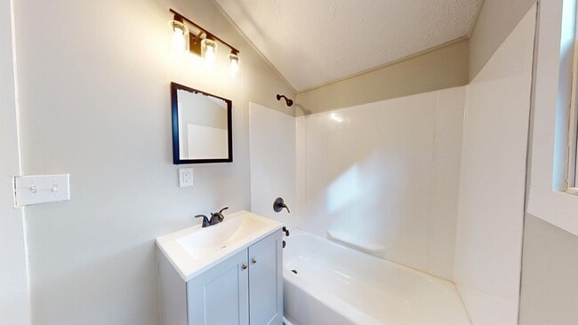Building Photo - Stockyards Area - 2 Bedrooms - Single Fami...