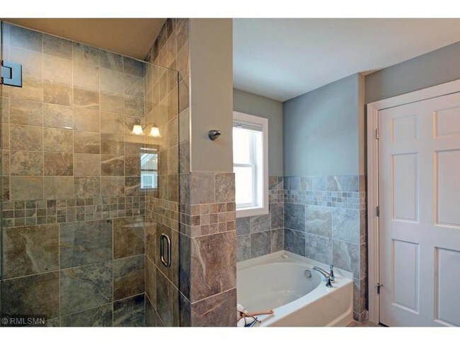 Building Photo - 3221 42nd Ave S