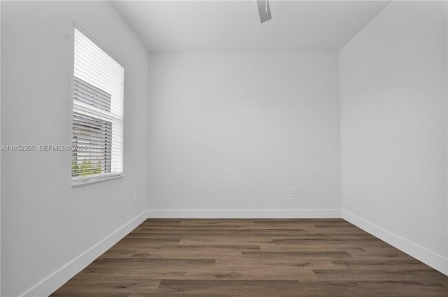 Building Photo - 4422 SW 122nd Ter