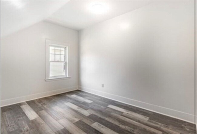 Building Photo - 16 Highland Ave