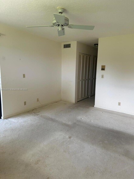 Building Photo - 12524 Shoreline Dr