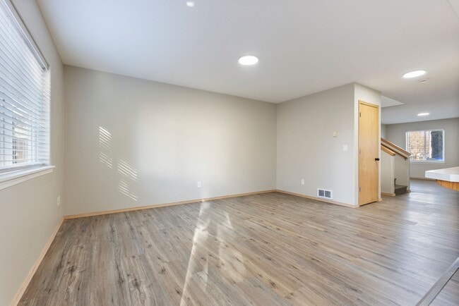 Building Photo - 4 Bed | 2.5 Bath Home with Garage, Yard & Modern Updates – SE Portland