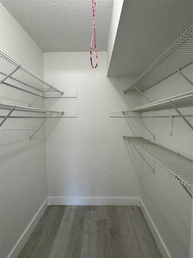 Building Photo - 2200 E Hallandale Beach Blvd