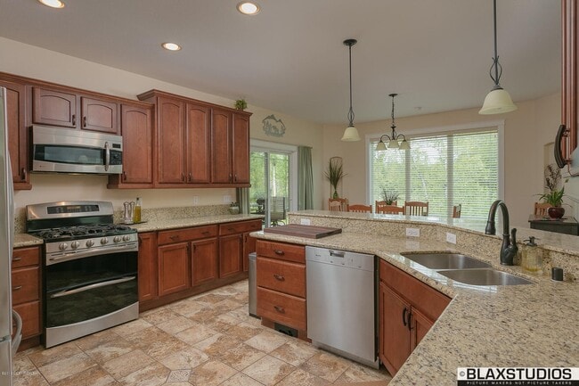Building Photo - 6149 N Kettle Dr