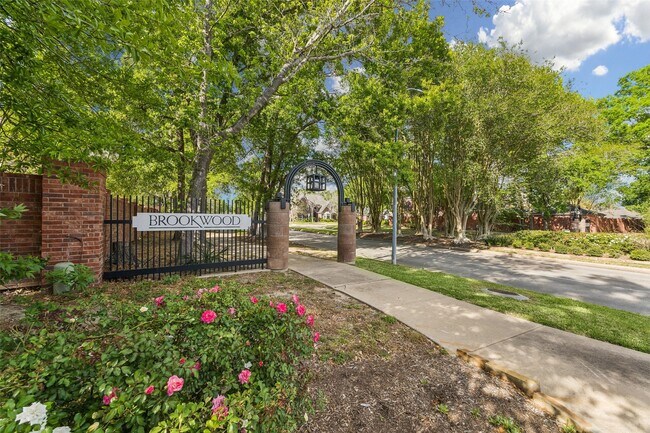 Building Photo - 11818 Orchard Mountain Dr