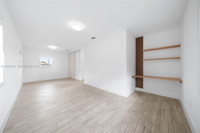 Building Photo - 1117 SW 13th St