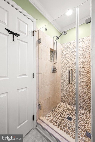 Building Photo - 211 W Hill St