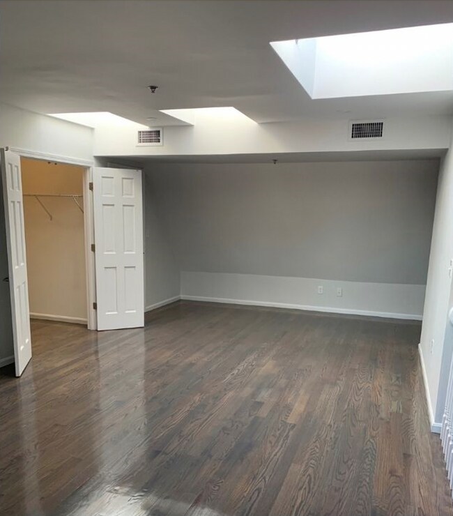 Building Photo - 1414 Beacon St