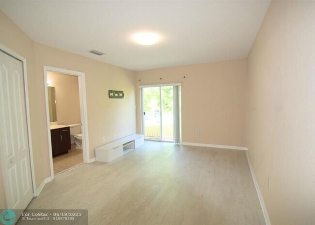 Building Photo - 3001 SW 128th Ave
