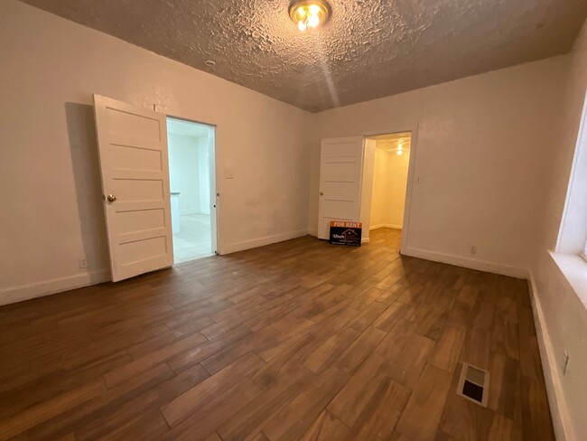Building Photo - 295 E