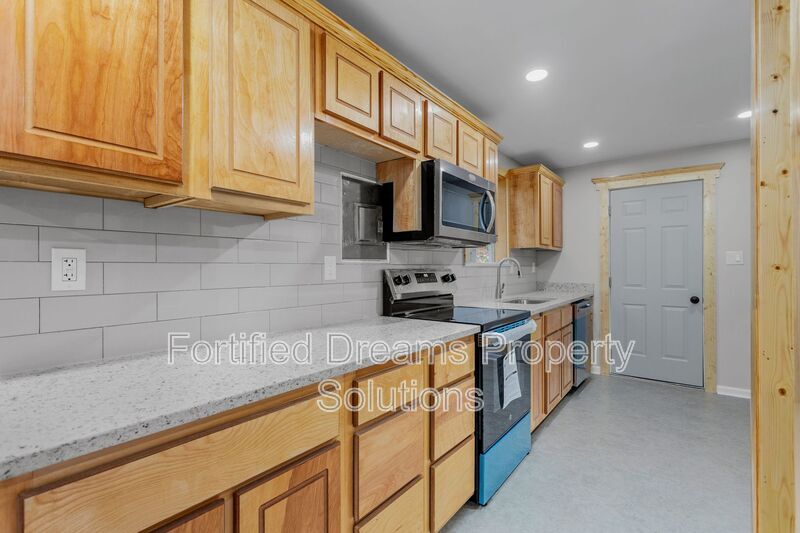 Building Photo - 1903 Larkin St