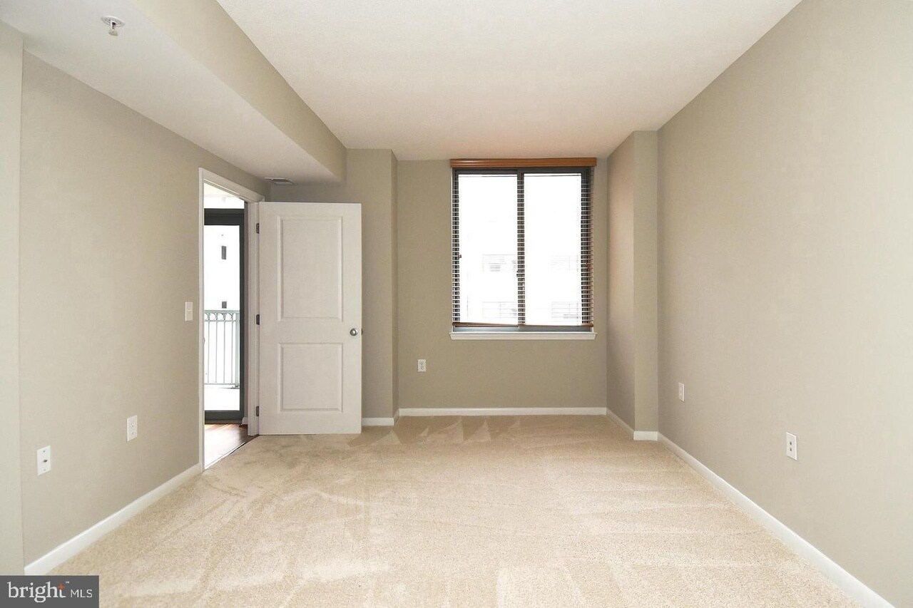 Building Photo - 851 N Glebe Rd