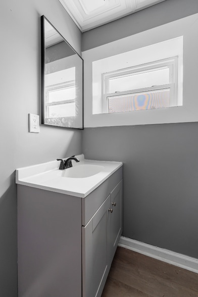 Building Photo - 404 High St