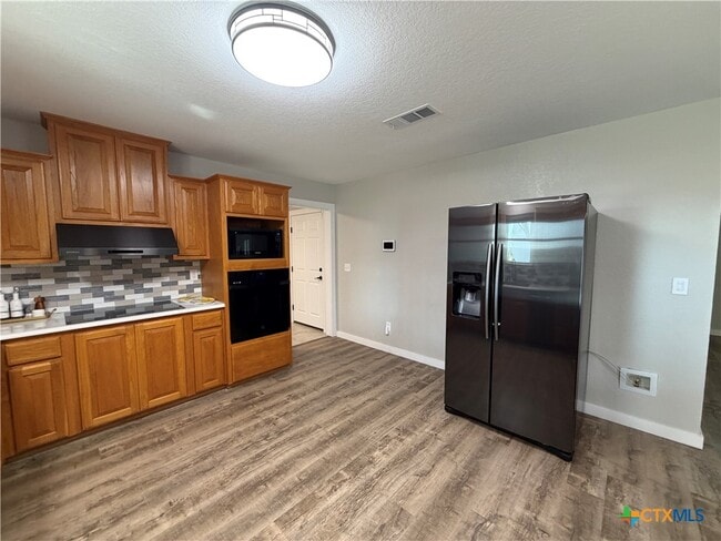 Building Photo - 433 W Klein Rd