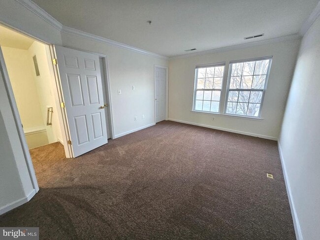 Building Photo - 261 Thomas Harmon Dr