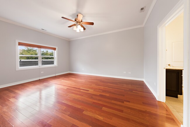 Building Photo - 11053 S Lawndale Ave