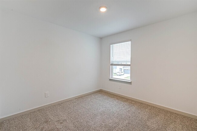 Building Photo - 250 John House Ln