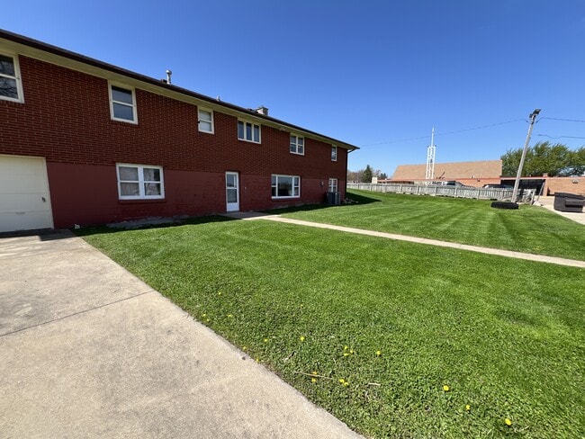 Building Photo - 3170 Asbury Rd