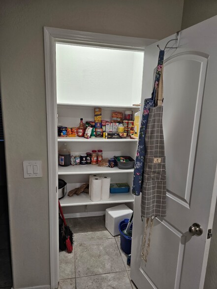 Building Photo - 35444 W San Alvarez Ave