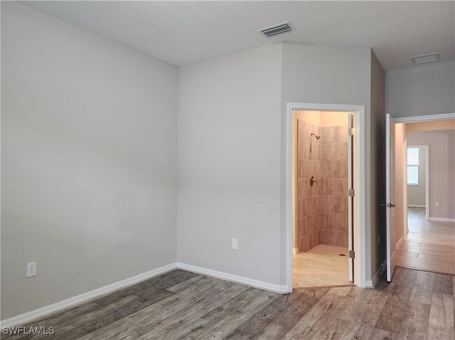 Building Photo - 11884 Hickory Estate Cir