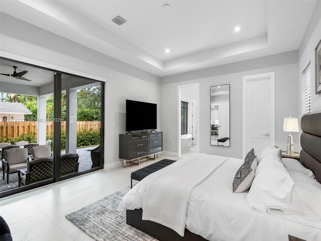 Building Photo - 1484 SW 32nd St