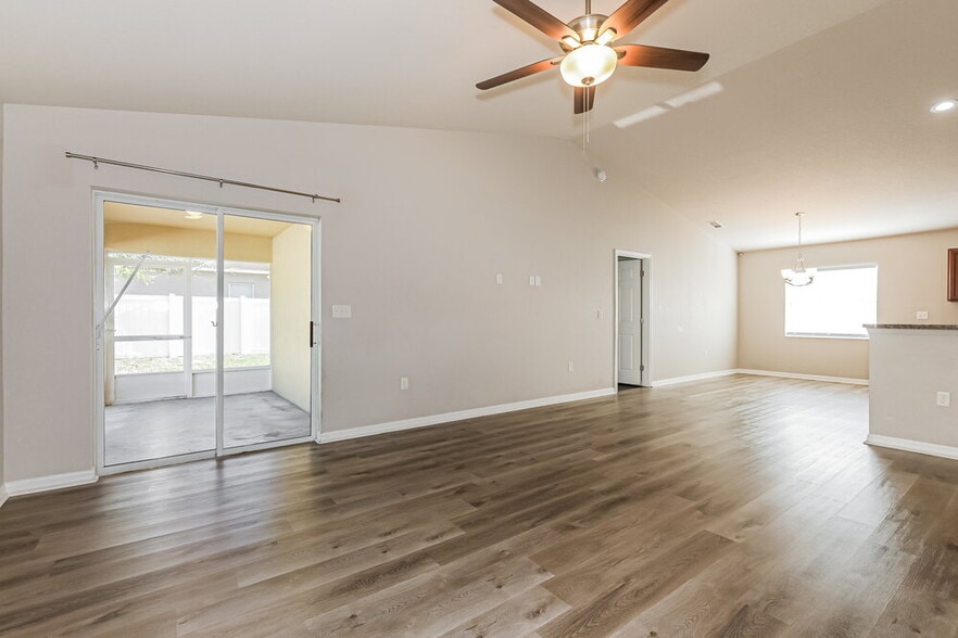 Building Photo - 34835 Redding Ln