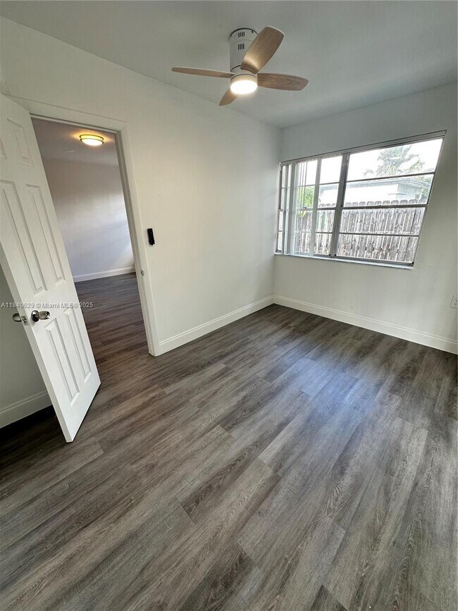 Building Photo - 41 SW 67th Ct