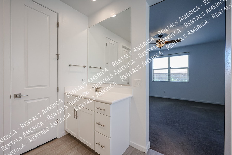 Building Photo - 40622 W Williams Way