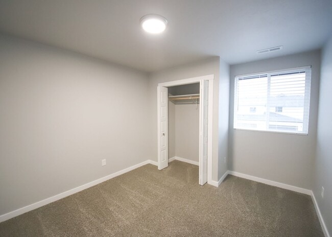 Building Photo - Baraya Townhomes: Modern Townhomes for Rent in Meridian, ID