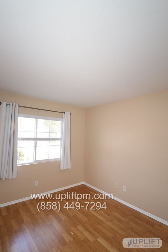 Building Photo - 9459 Compass Point Dr S