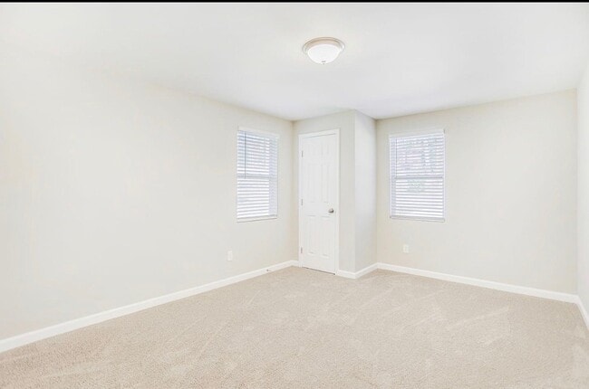 Building Photo - 3068 Rollingwood Ln SE