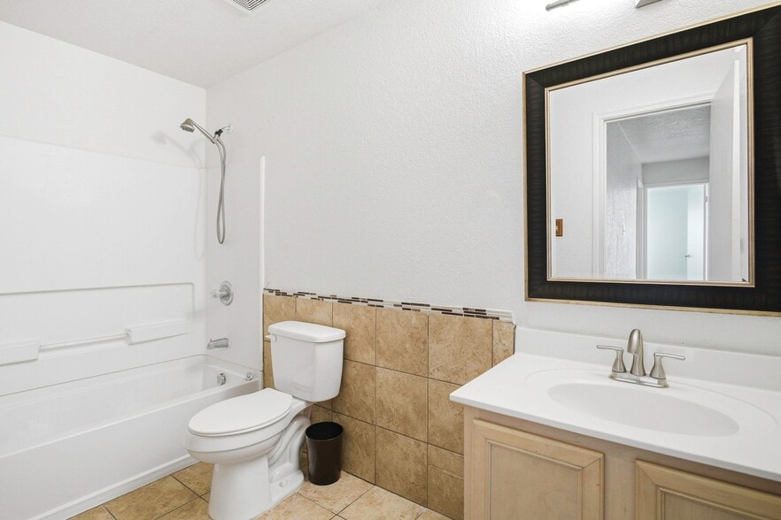 Building Photo - 414 Spruce Breeze
