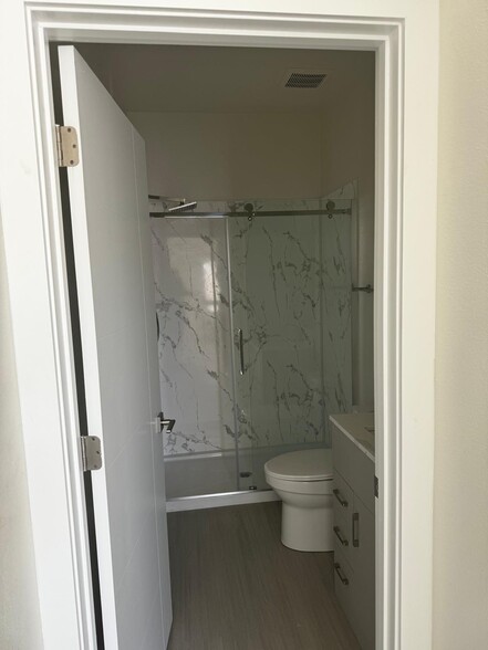 Building Photo - 2125 Moffett Rd