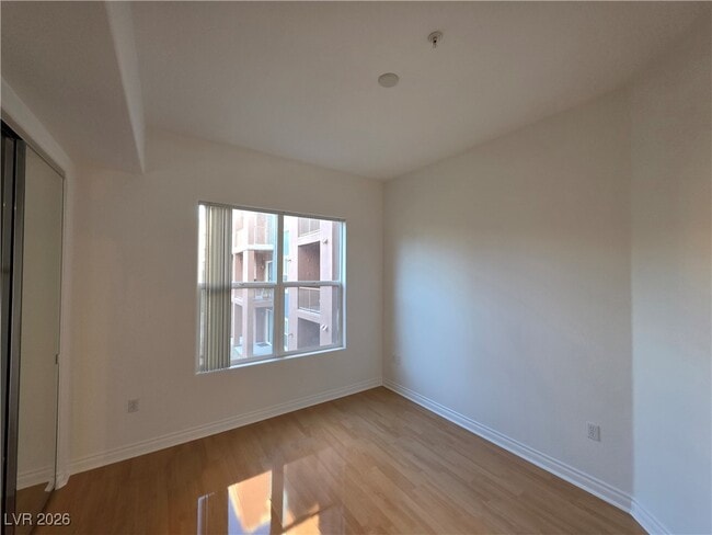 Building Photo - 62 E Serene Ave