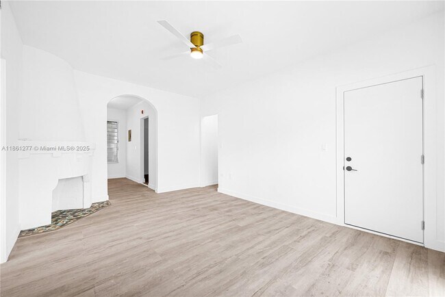 Building Photo - 641 10th St