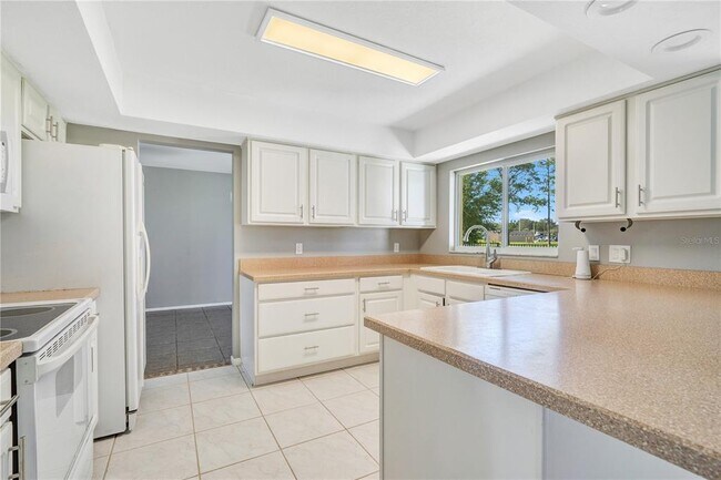 Building Photo - 111 Colyer Dr