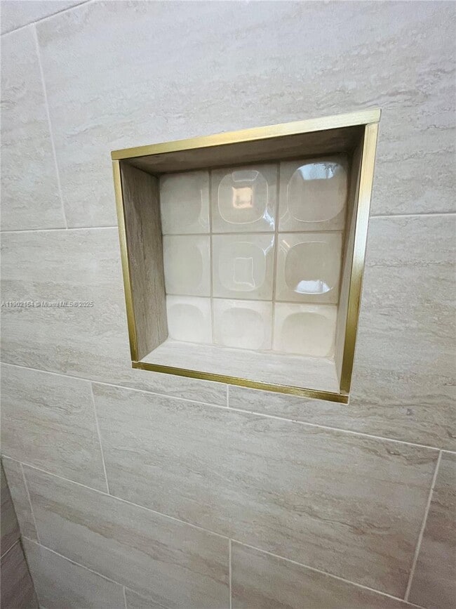 Building Photo - 10909 SW 117th Pl