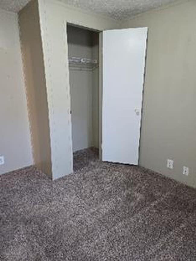 Building Photo - STUDENTS WELCOME! Old Town Fort Collins 3 Bed 2 Bath Mobile Home - Great Location