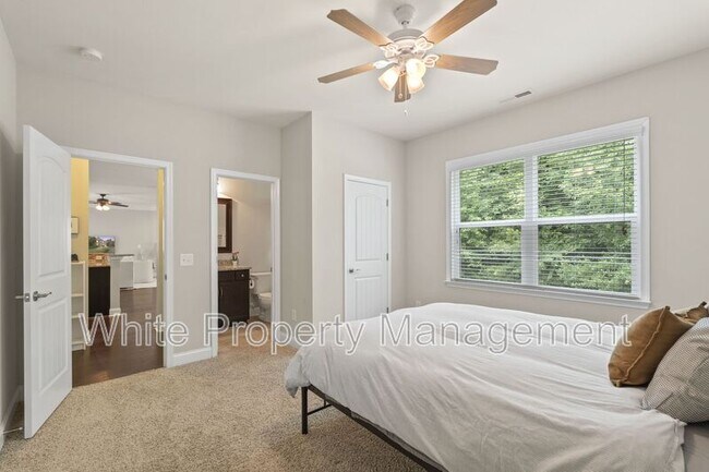 Building Photo - 1830 Alden Oaks Dr