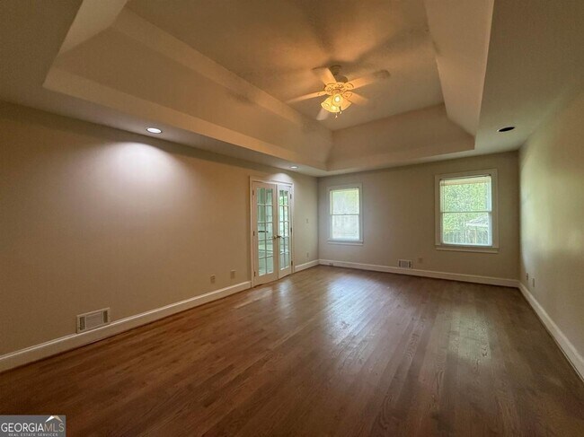 Building Photo - 307 Centennial Rd