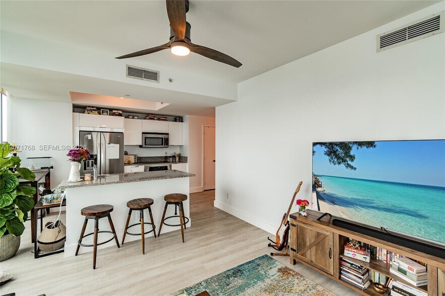 Building Photo - 888 Biscayne Blvd
