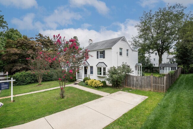 Building Photo - 9315 Linden Ave