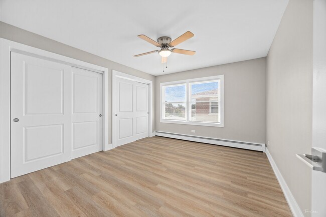 Building Photo - 4429 Prairie Ave