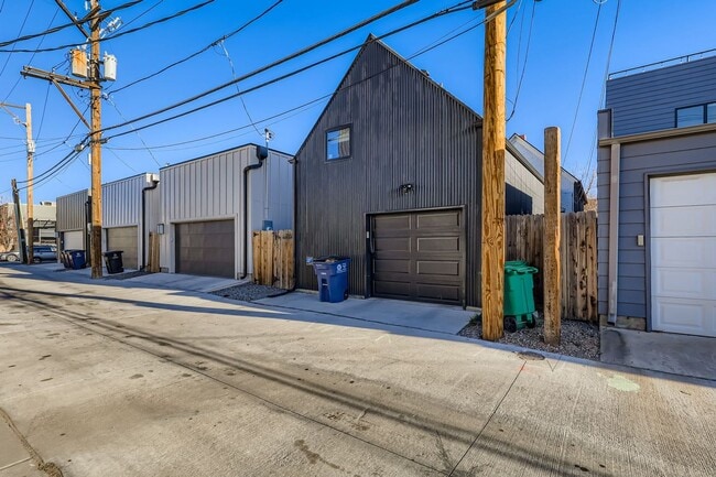 Building Photo - Stylish Loft-Style 1 Bedroom in the Heart of RiNo with Garage and Private Patio