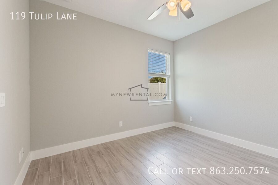 Building Photo - 119 Tulip Ln