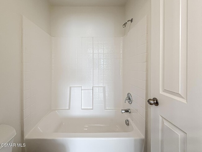 Building Photo - 2930 Esperanza Way