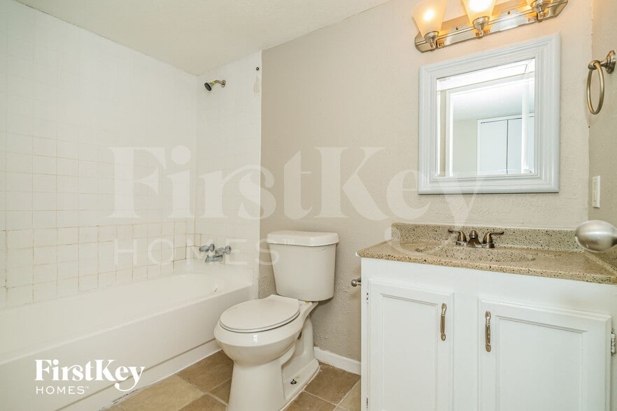 Building Photo - 6403 Redwood Ln