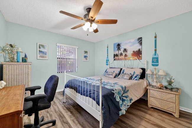 Building Photo - 6180 30th Ct S