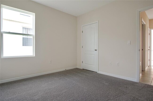 Building Photo - 555 Tanaro Ln
