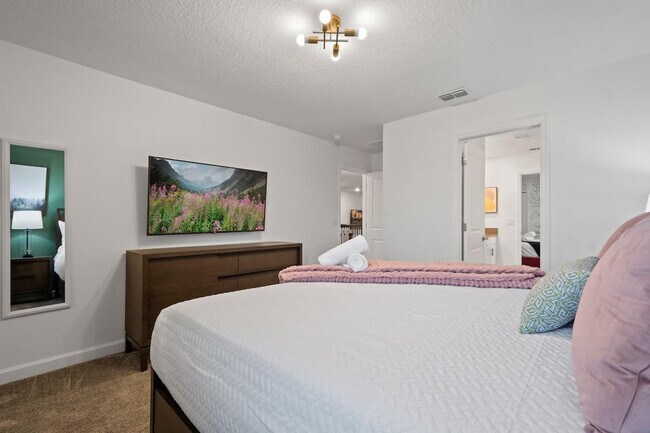 Building Photo - 4201 Paragraph Dr